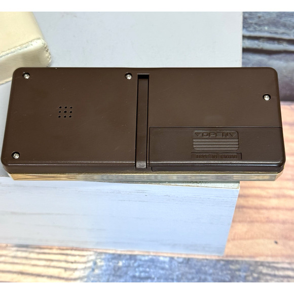 Vtg Tourist Mini Desk Travel Alarm LCD‎ Quartz Sentek Clock Hyatt Regency Maui - Picture 5 of 10